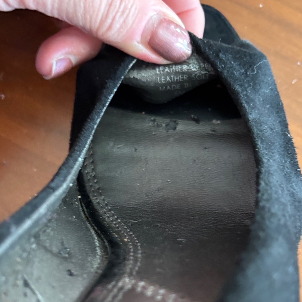 Tahari Black Suede Open-Toe Pumps Size 6 - Picture 6 of 6